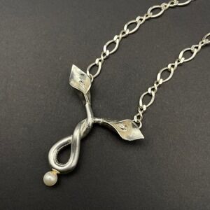 Sterling Silver Twisted Lilly Pendant Necklace Figaro Figure Eight Chain‎